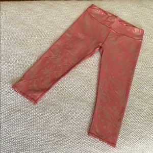 Salar Printed Powerhold Capri - Rose and Gold